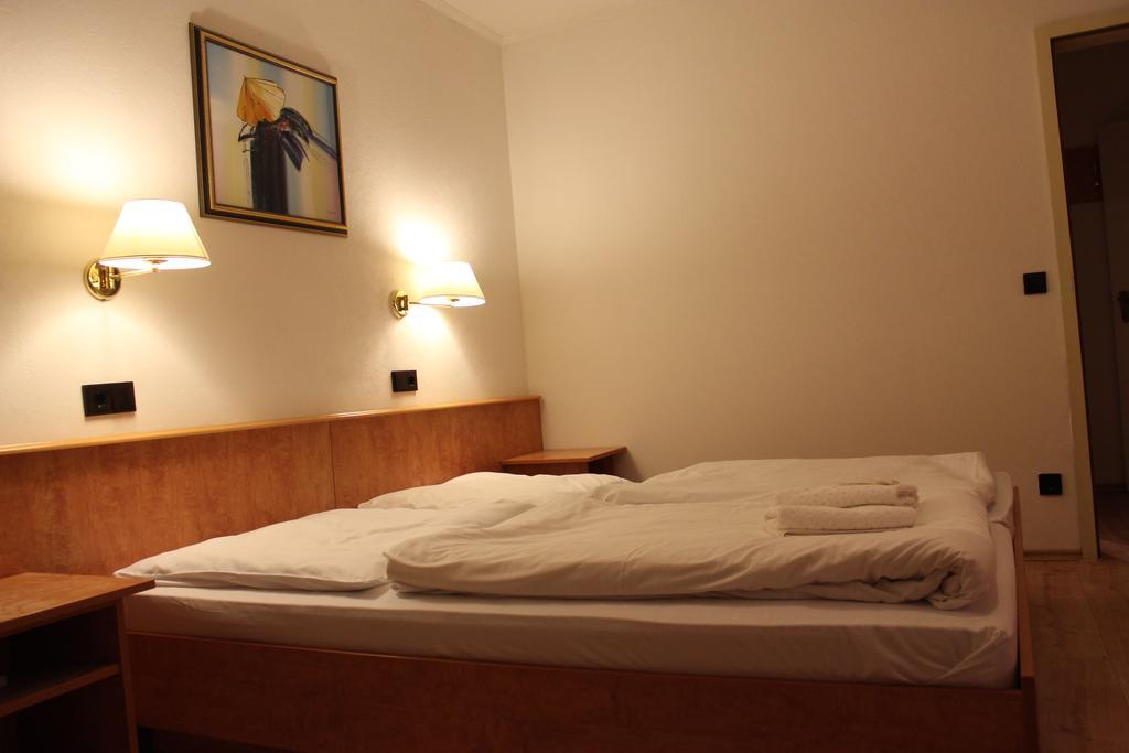Hotel Gaya Bad Soden am Taunus Quarto foto